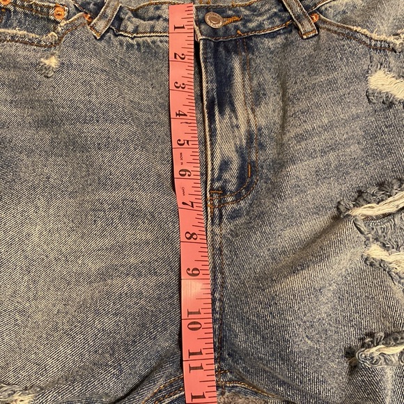 Pitaya Signature Distressed Jean Walking Shorts Large - Picture 6 of 7